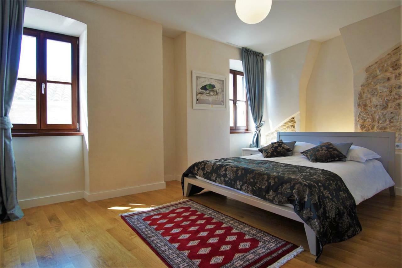 Villa Castel Bale Eksteriør bilde